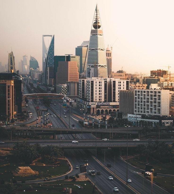 صورة قسم لماذا نحن